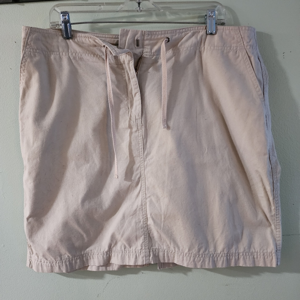 New York & Company cotton khaki skirt size 16 WITH POCKETS!!